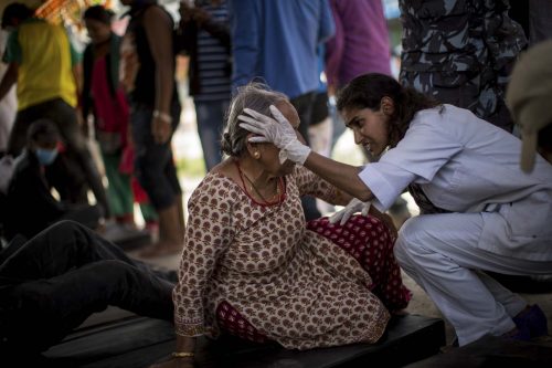 Kathmandu, Nepal, 13 may 2015. Un terremoto de 7.4 sacude nuevamente la ciudad de Kathmandu a unos 8